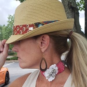 SLOAN Boho pink velvet choker